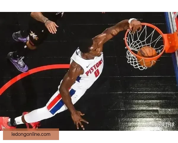 活塞时隔18年再创55胜纪录 杜伦复出贡献31分9篮板轻取猛龙